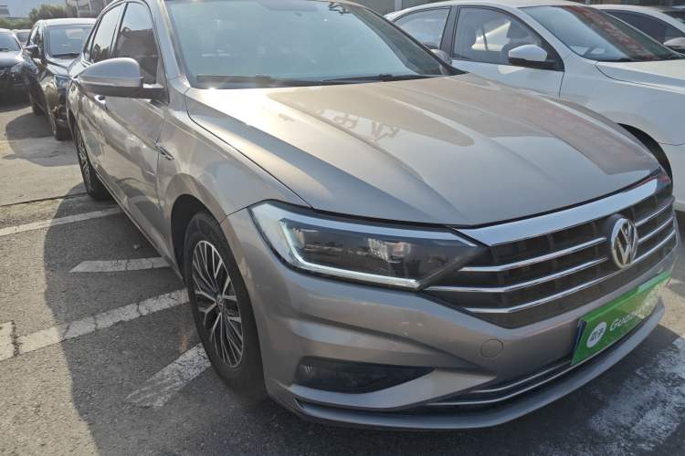 Used Volkswagen Sagitar 2019 200TSI DSG Comfort Version China VI Standard Front Right 45 Deg
