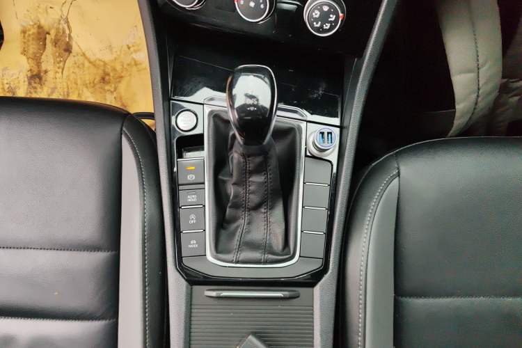 Used Volkswagen Sagitar 2019 280TSI DSG Comfort Version China VI Standard Gear Lever