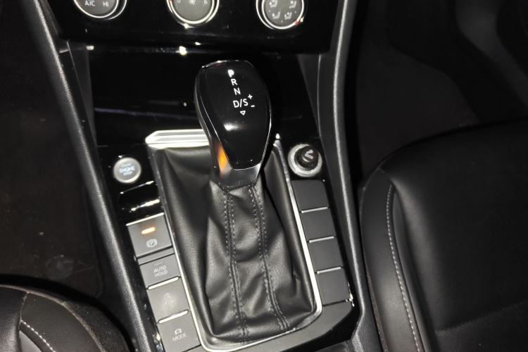 Used Volkswagen Sagitar 2019 280TSI DSG Comfort Version China VI Standard Gear Lever