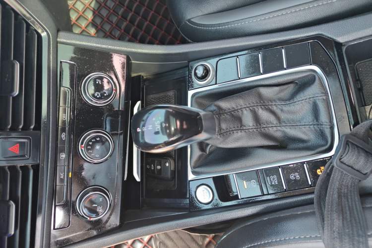 Used Volkswagen Sagitar 2019 200TSI DSG Comfort Version China VI Standard Gear Lever