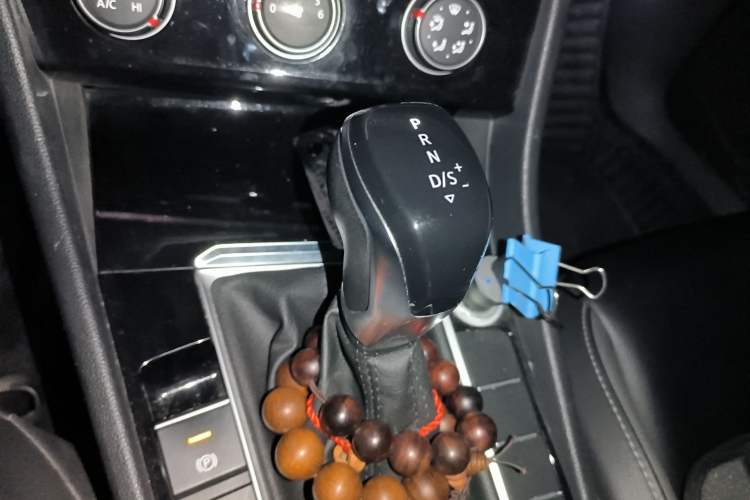 Used Volkswagen Sagitar 2019 200TSI DSG Comfort Version China VI Standard Gear Lever