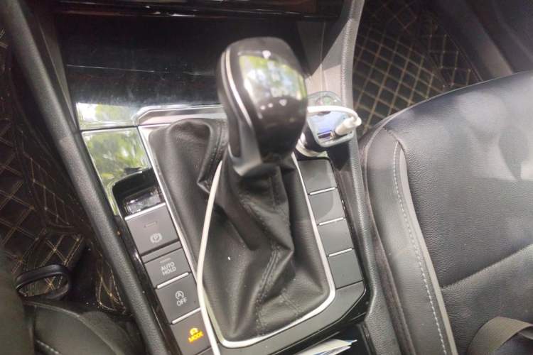 Used Volkswagen Sagitar 2019 200TSI DSG Comfort Version China VI Standard Gear Lever