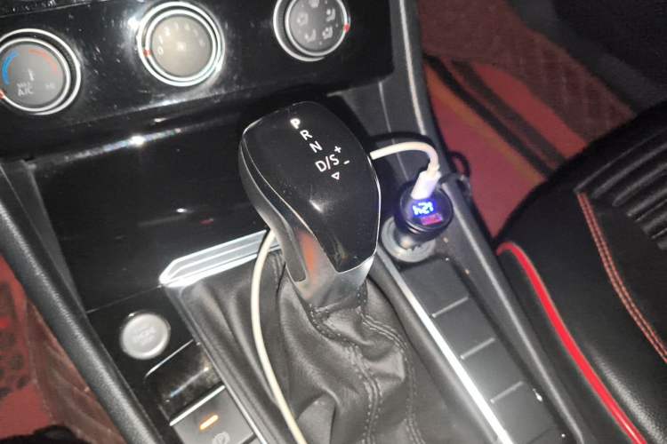 Used Volkswagen Sagitar 2019 280TSI DSG Comfort Version China VI Standard Gear Lever
