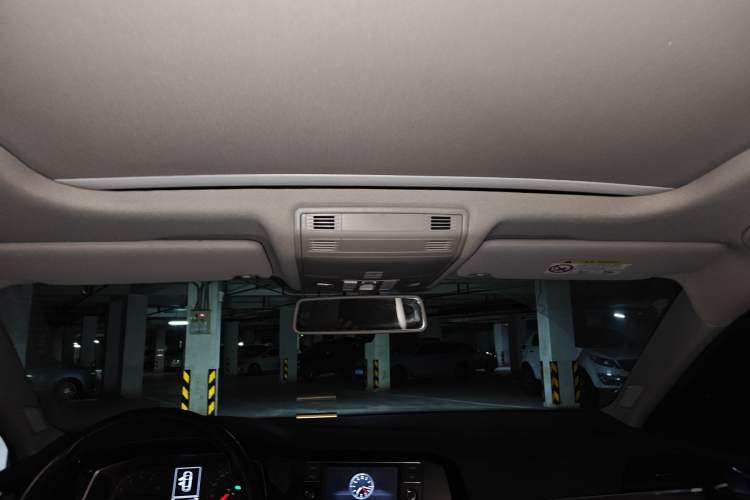 Used Volkswagen Sagitar 2019 280TSI DSG Comfort Version China VI Standard Headliner