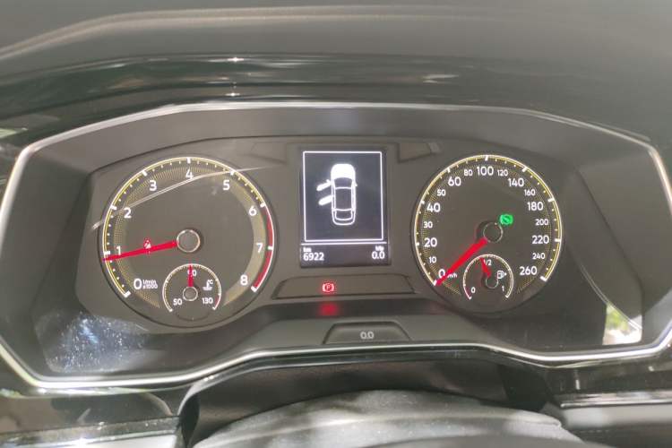 Used Volkswagen Sagitar 2019 200TSI DSG Comfort Version China VI Standard Instrument Cluster