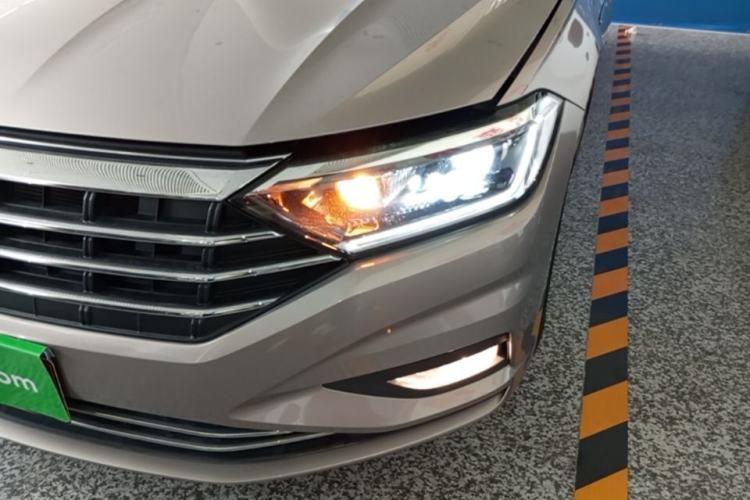 Used Volkswagen Sagitar 2019 200TSI DSG Comfort Version China VI Standard Left Front Headlight
