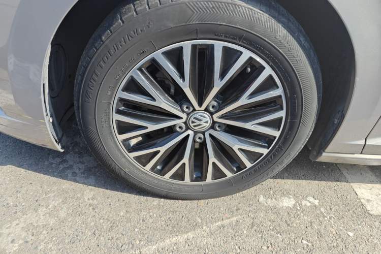 Used Volkswagen Sagitar 2019 200TSI DSG Comfort Version China VI Standard Left Front Wheel Hub