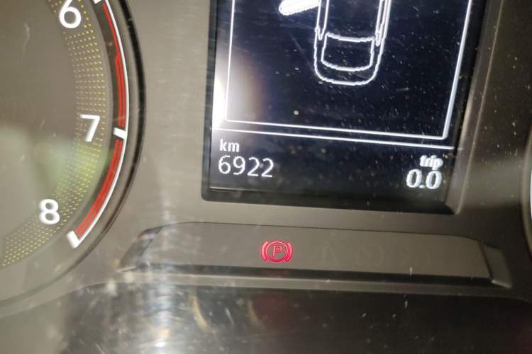 Used Volkswagen Sagitar 2019 200TSI DSG Comfort Version China VI Standard Odometer Close Up