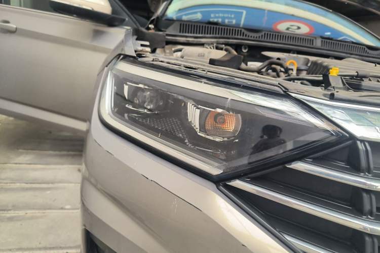 Used Volkswagen Sagitar 2019 200TSI DSG Comfort Version China VI Standard Right Front Headlight