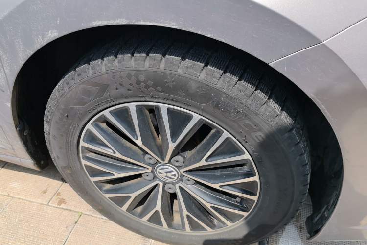Used Volkswagen Sagitar 2019 280TSI DSG Comfort Version China VI Standard Right Front Wheel Hub