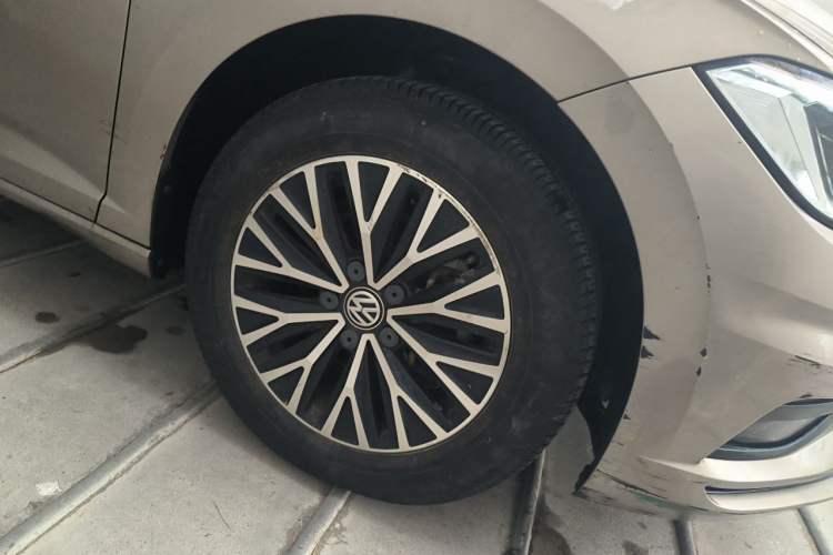 Used Volkswagen Sagitar 2019 200TSI DSG Comfort Version China VI Standard Right Front Wheel Hub