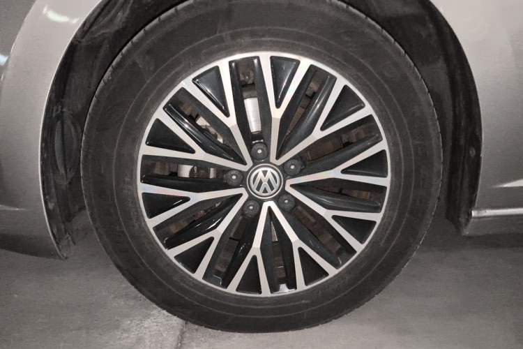 Used Volkswagen Sagitar 2019 280TSI DSG Comfort Version China VI Standard Right Front Wheel Hub