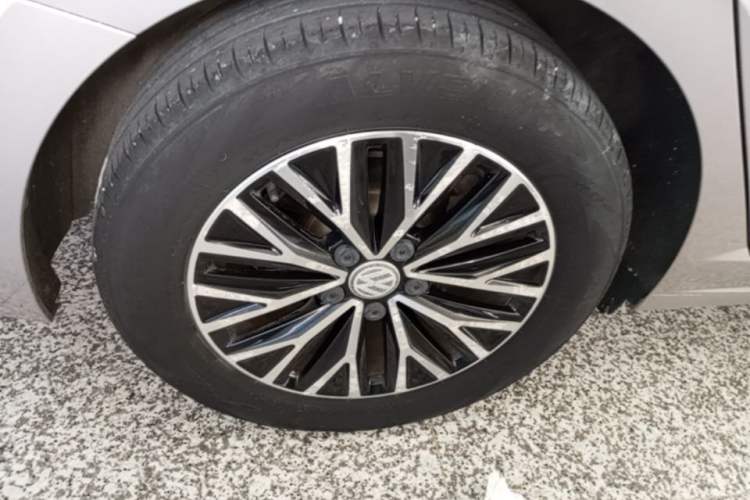 Used Volkswagen Sagitar 2019 200TSI DSG Comfort Version China VI Standard Right Rear Wheel Hub