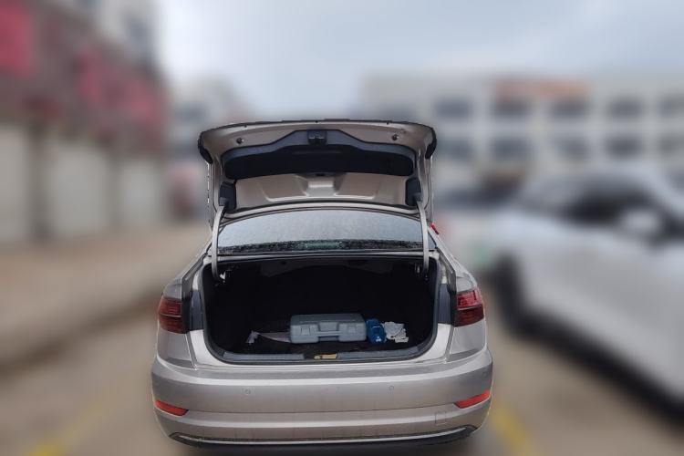 Used Volkswagen Sagitar 2019 200TSI Manual Comfort Version China VI Standard Trunk