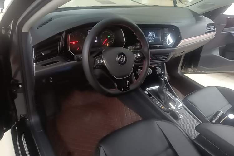 Used Volkswagen Sagitar 2019 280TSI DSG Comfort Version China VI Standard Center Console