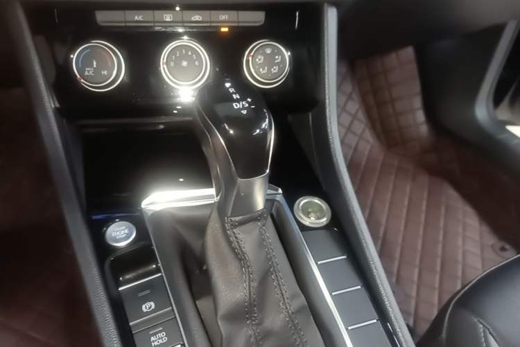 Used Volkswagen Sagitar 2019 280TSI DSG Comfort Version China VI Standard Gear Lever