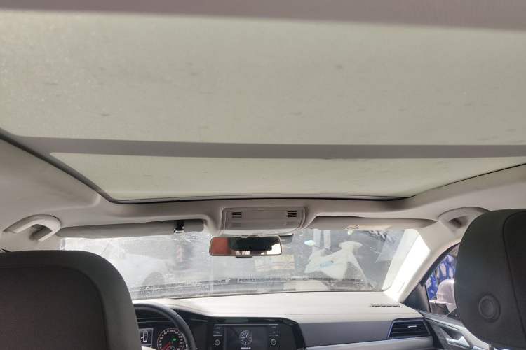 Used Volkswagen Sagitar 2019 200TSI DSG Comfort Version China VI Standard Headliner