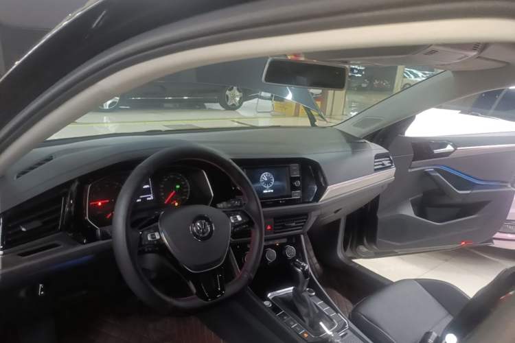 Used Volkswagen Sagitar 2019 280TSI DSG Comfort Version China VI Standard Headliner