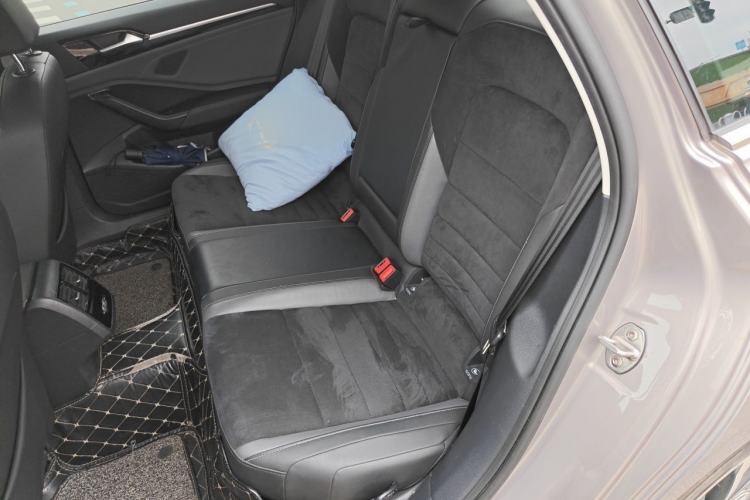 Used Volkswagen Sagitar 2019 280TSI DSG Luxury Version China VI Standard Interior 4