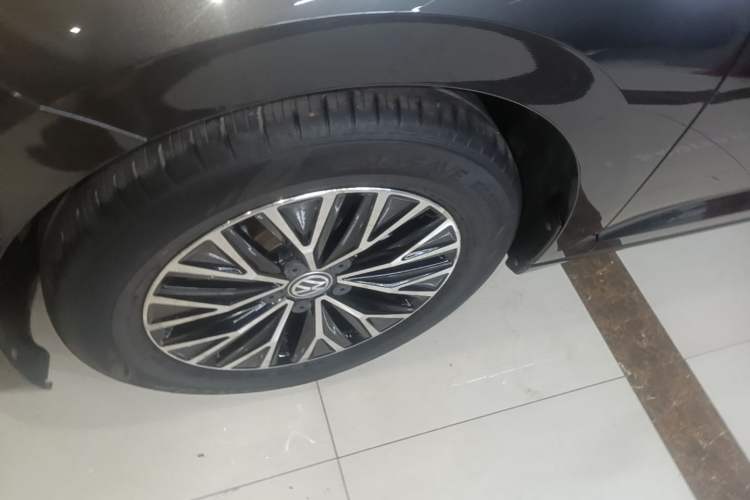Used Volkswagen Sagitar 2019 280TSI DSG Comfort Version China VI Standard Left Front Wheel Hub