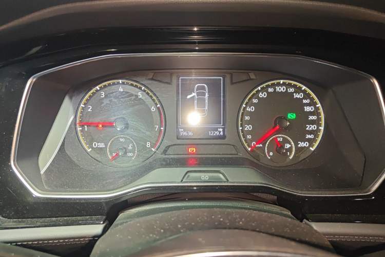 Used Volkswagen Sagitar 2019 280TSI DSG Comfort Version China VI Standard Odometer Close Up