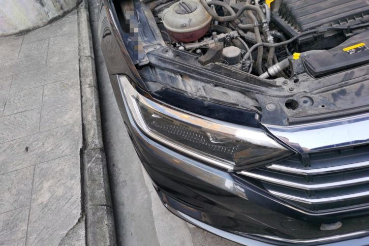 Used Volkswagen Sagitar 2019 280TSI DSG Comfort Version China VI Standard Right Front Headlight