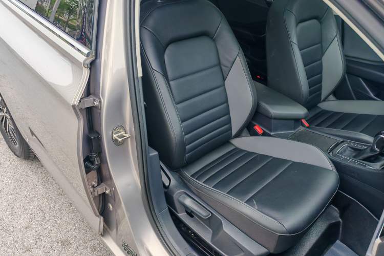 Used Volkswagen Sagitar 2019 280TSI DSG Comfort Version China VI Standard Right Front Seat