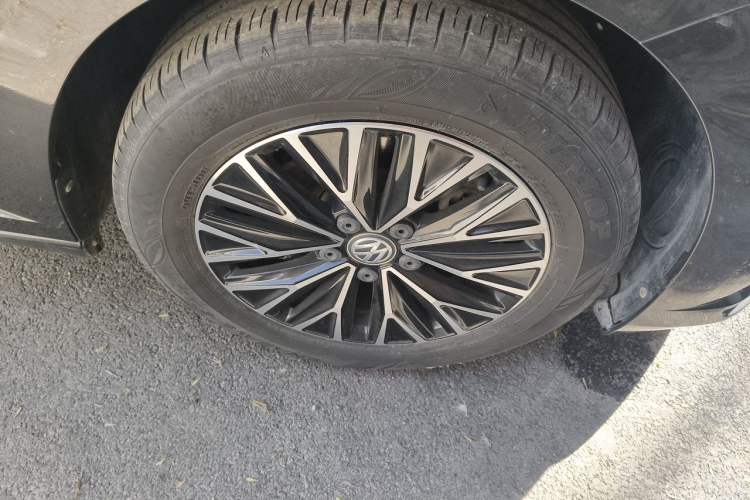 Used Volkswagen Sagitar 2019 200TSI DSG Comfort Version China VI Standard Right Front Wheel Hub