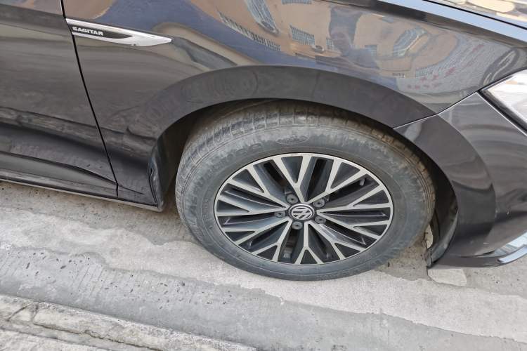 Used Volkswagen Sagitar 2019 280TSI DSG Comfort Version China VI Standard Right Front Wheel Hub