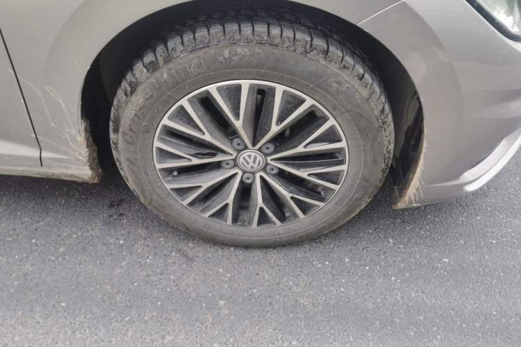 Used Volkswagen Sagitar 2019 280TSI DSG Comfort Version China VI Standard Right Front Wheel Hub