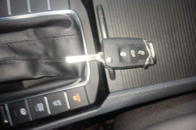 Used Volkswagen Sagitar 2019 280TSI DSG Comfort Version China VI Standard Vehicle Key