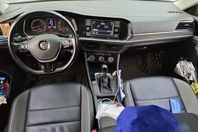 Used Volkswagen Sagitar 2019 200TSI DSG Comfort Version China VI Standard Center Console