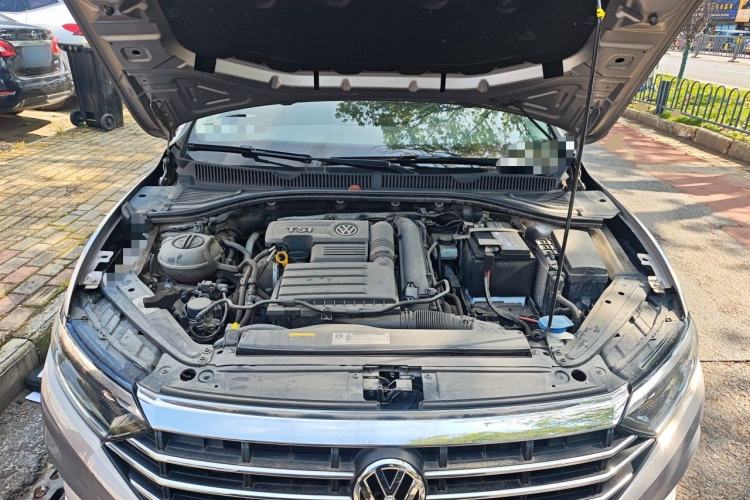 Used Volkswagen Sagitar 2019 280TSI DSG Comfort Version China VI Standard Engine Bay