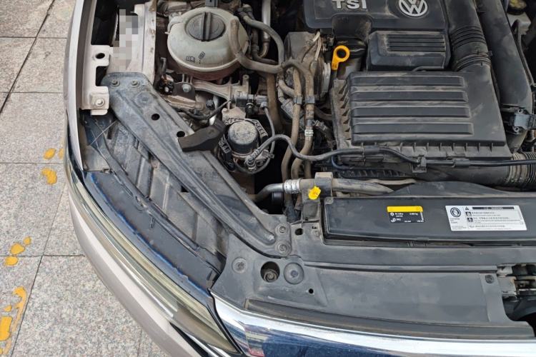 Used Volkswagen Sagitar 2019 200TSI DSG Comfort Version China VI Standard Engine Bay Right