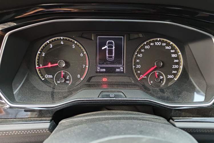 Used Volkswagen Sagitar 2019 200TSI DSG Comfort Version China VI Standard Odometer Close Up
