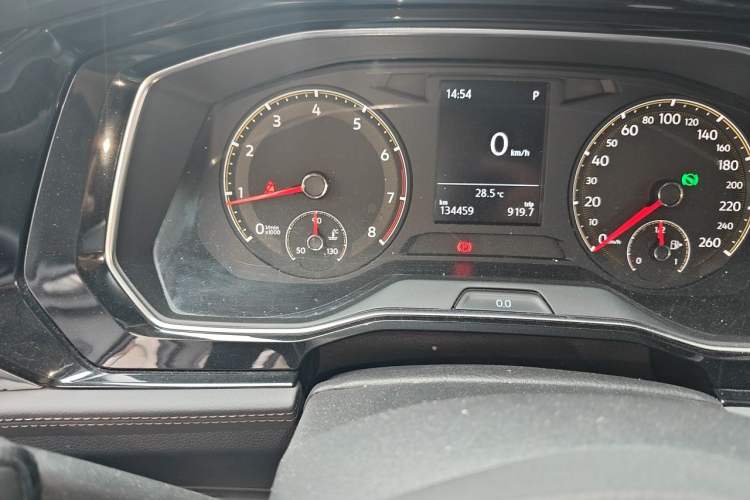 Used Volkswagen Sagitar 2019 280TSI DSG Comfort Version China VI Standard Odometer Close Up