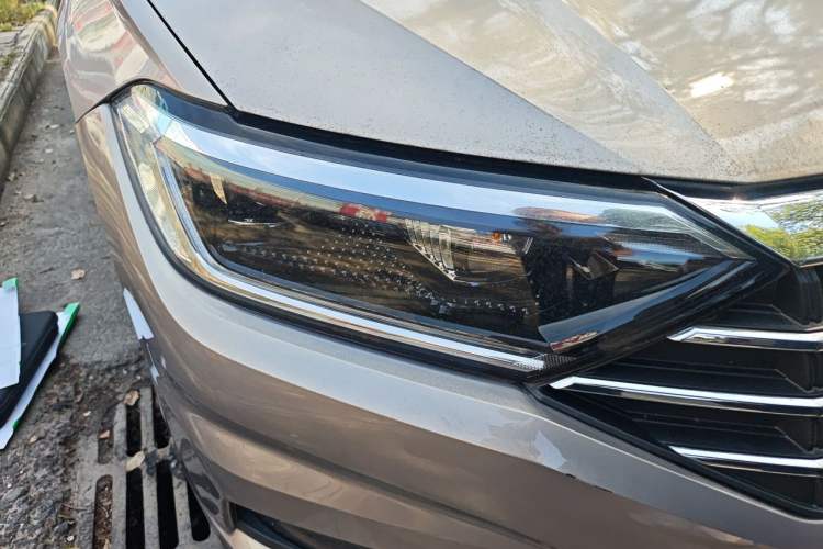 Used Volkswagen Sagitar 2019 280TSI DSG Comfort Version China VI Standard Right Front Headlight