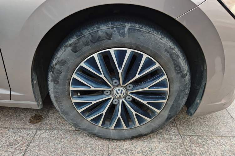 Used Volkswagen Sagitar 2019 200TSI DSG Comfort Version China VI Standard Right Front Wheel Hub