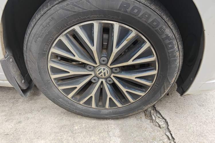 Used Volkswagen Sagitar 2019 280TSI DSG Comfort Version China VI Standard Right Front Wheel Hub