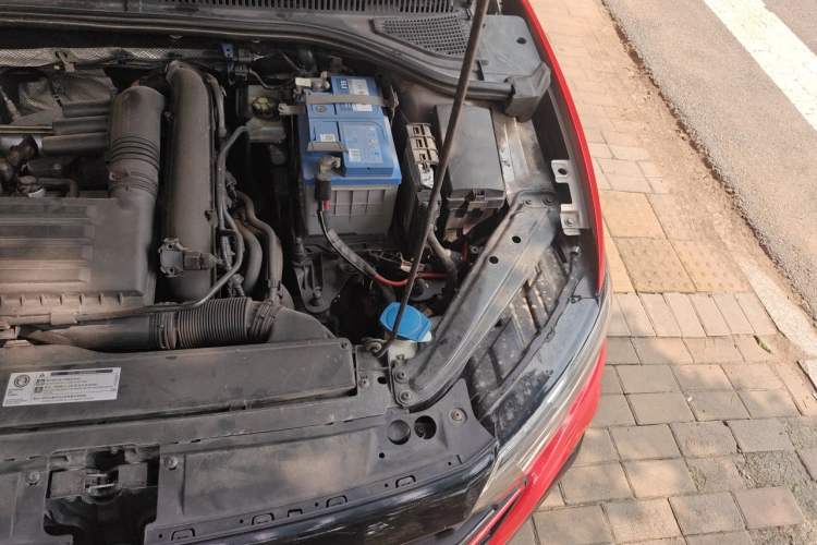 Used Volkswagen Sagitar 2019 200TSI DSG Comfort Version China VI Standard Engine Bay Left
