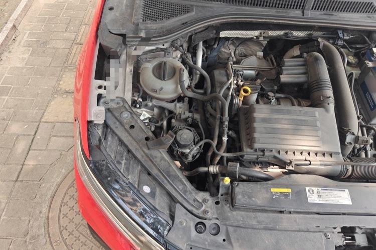 Used Volkswagen Sagitar 2019 200TSI DSG Comfort Version China VI Standard Engine Bay Right