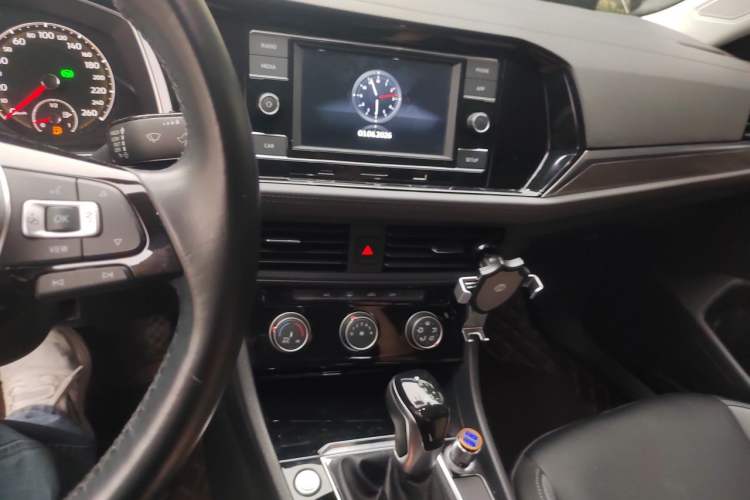 Used Volkswagen Sagitar 2019 280TSI DSG Comfort Version China V Standard Audio And AC Panel