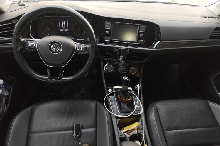 Used Volkswagen Sagitar 2019 280TSI DSG Comfort Version China VI Standard Center Console