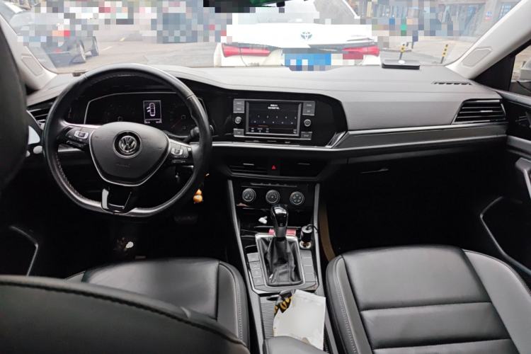 Used Volkswagen Sagitar 2019 280TSI DSG Comfort Version China VI Standard Center Console