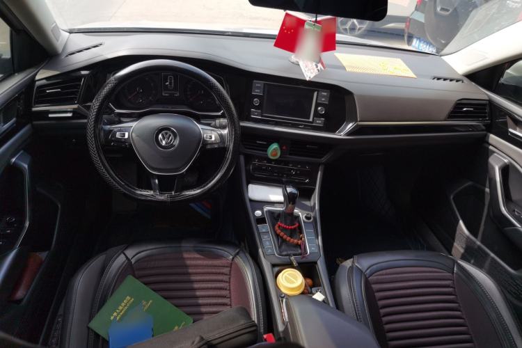 Used Volkswagen Sagitar 2019 280TSI DSG Luxury Model China V Emission Standard Center Console