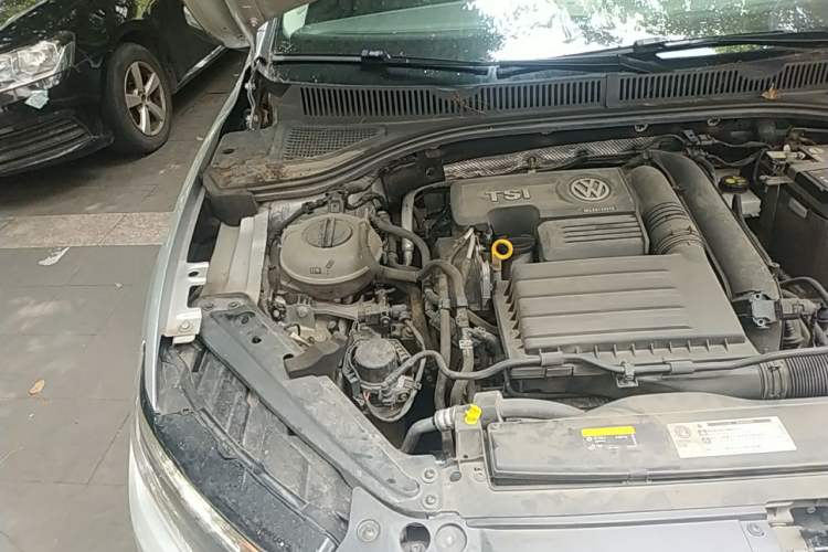 Used Volkswagen Sagitar 2019 200TSI DSG Comfort Version China VI Standard Engine Bay Right