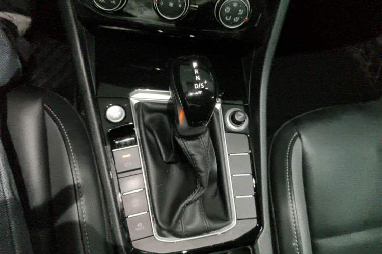 Used Volkswagen Sagitar 2019 280TSI DSG Comfort Version China VI Standard Gear Lever