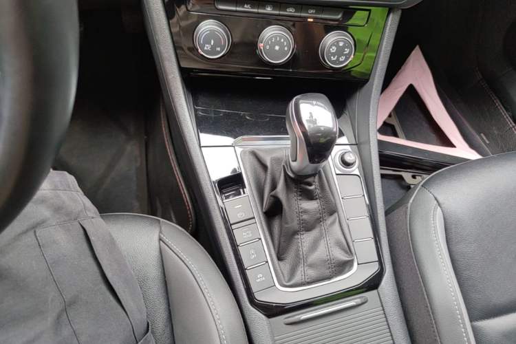 Used Volkswagen Sagitar 2019 280TSI DSG Comfort Version China VI Standard Gear Lever