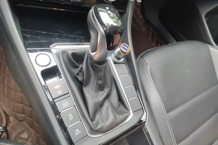 Used Volkswagen Sagitar 2019 280TSI DSG Comfort Version China V Standard Gear Lever