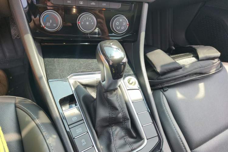 Used Volkswagen Sagitar 2019 280TSI DSG Comfort Version China VI Standard Gear Lever